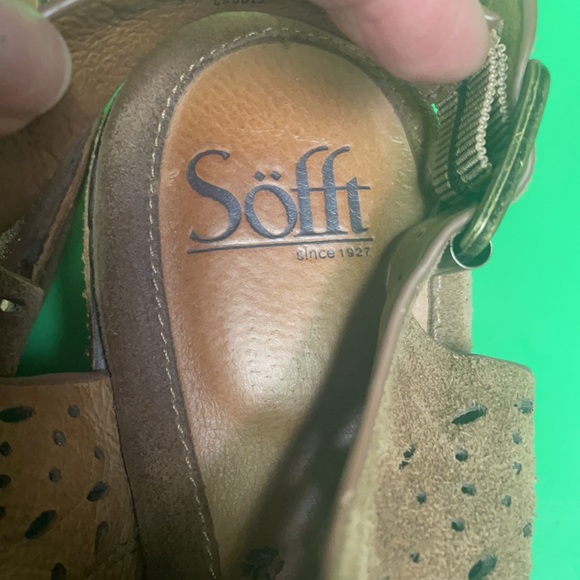 Sofft Alyce perforated sling back booties with original box
#4 - Picture 7 of 11